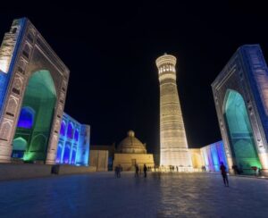 il minareto e la piazza principale di Bukhara
