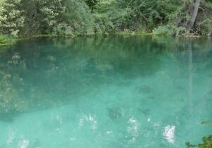 le acque cristalline del fiume Tirino